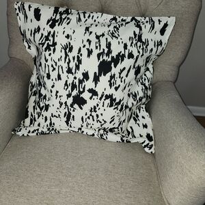 Set Of Two Black and White Decorative  Pillow Shams